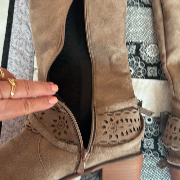 Brand new. Tried on but lived in the closet.Faux suede cowgirl boots Tan size 11 - Picture 8 of 9